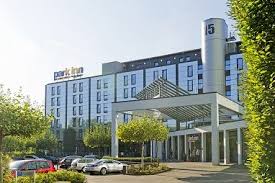 Business guests enjoy the breakfast. Tagungshotel Com Park Inn By Radisson Koln City West Fur Koln Bonn Rheinland Park Inn By Radisson Koln City West