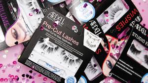 The convenient way to achieve fabulous flirty lashes, ardell fashion lashes 107 offer a glamorous style for those who have large, almond or deep set eyes. The Best False Eyelashes For Each Eye Shape Hqhair Blog