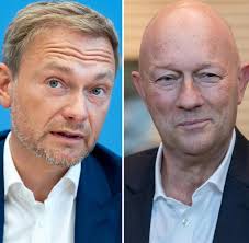 Frühes leben christian lindner wurde in wuppertal geboren. Fdp In Der Corona Krise Christian Lindner Im Abstiegskampf Welt