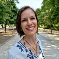 PDF) El uso periodístico de las redes sociales por los cibermedios:  análisis de perfiles y estudios de caso