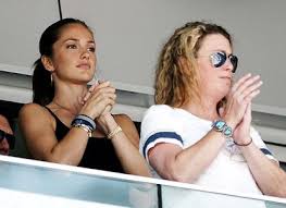 Let me first put your fears to rest and assure you that even though minka is no longer a sports wag, hot clicks will still cover the minka kelly beat and items like this. Derek Jeter S Father Dr Charles Jeter Girlfriend And Actress Minka Kelly Support Jeter From Suite New York Daily News