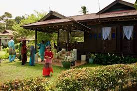 Yd) is an english unit of length, in both the british imperial and us customary systems of measurement, that comprises 3 feet or 36 inches. 9 Rules Of Engagement When Visiting A Malay Home Expatgo