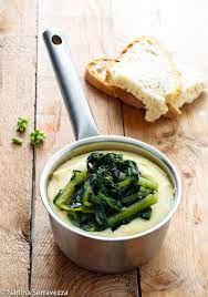 La cicoria deve essere selvatica piatto unico, tipico della cucina pugliese, tramandato di generazione in generazione. Purea Di Fave E Cicorie Ricetta Tipica Gastronomica Pugliese E Lucana