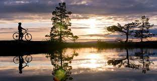 Lappland grenser dessuten til norrbottens län i sverige, til fylket troms og finnmark i norge og til murmansk oblast og karelia i russland Lappland Im Sommer Mit Dem Rad Durch Die Natur