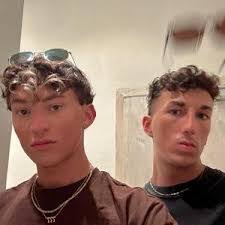 Benjamin Whitlock's Instagram, Twitter & Facebook