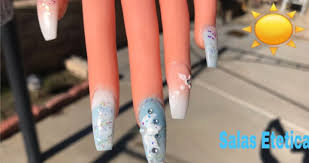 Las uñas acrílicas lucen atractivas en casi todas las personas. Unas Acrilicas En Tonos Azul Pastel Con Flores 3d Simple And Fast Nails Design Manicuravip Com