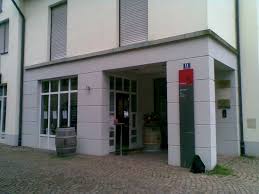 Retrouvez la définition de dire, mais également la conjugaison de dire. Genuss Apotheke En Francais Cela Veut Dire Pharmacie Du Plaisir Picture Of Genuss Apotheke Bad Sackingen Tripadvisor