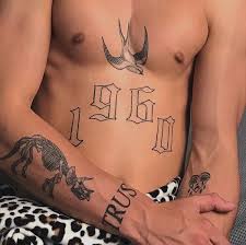 Crown tattoos can be tattooed anywhere on the body due to the variation of different sizes and designs. Pin By Francisco Gomez On Tetovani Bird Tattoo Men Tattoos For Guys Torso Tattoos