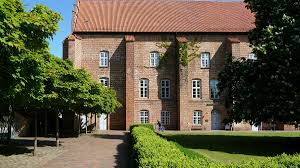Gärten waren für klöster schon immer von besonderer bedeutung. Meditatives Gehen Im Klostergarten Von Cismar Nordkirche De