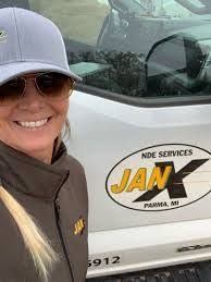 Carrie Unger's Instagram, Twitter & Facebook