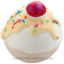Epingle Sur Boule De Bain