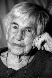 Eine aus Deutschland: Biografie über die Holocaust-Überlebende Esther  Bejarano.