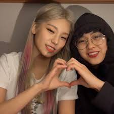 Itzy trade + talk group chat kpop yuna ryujin chaeryeong yeji lia. Yeji Ryujin In 2021 Pretty Korean Girls Itzy Celebrities