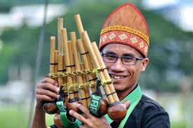 Maka dari itu, tak heran jika indonesia disebut sebagai negara paling kaya. Rio Sanggup Tinggalkan Gaji Lumayan Untuk Ceburi Muzik Tradisional Utusan Borneo Online