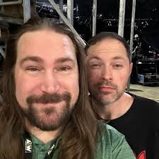 Real Heavy Hearts (@RealHeavyHearts)