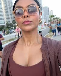 #ᴅᴜᴍᴘᴢɪɴ do primeiro domingo do ano… em movimento! 🌞🏃🏽‍♀️🌴🥥🌊🤎💒,  #anonovo2025 #fitnessmotivation #rotina #saudavel