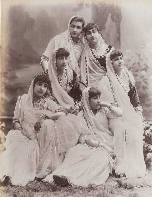 Gateway Of India: The Birth Of Photography In 19th-Century Bombay - Sarmaya