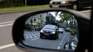 In vielen ländern ist gesetzlich festgelegt, dass auch am tag mit licht gefahren werden muss. Wann Muss Ich Das Licht Am Auto Einschalten B Z Berlin