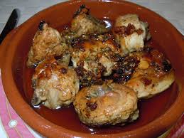 Hoy cocinamos pollo al ajillo, una receta fácil de pollo que no puede faltar en tu menú. Recetas Saludables Pollo Al Ajillo