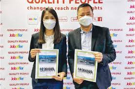 考生可以利用國中會考全國試務會、國中會考網站查詢。 開放時間：2021/06/11 08:00開放 登入系統 點選學生查榜 輸入身份證及相關資訊，即可開始查榜囉! Brbbh 133vnsem