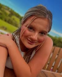 Piper Andrews's Instagram, Twitter & Facebook