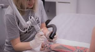 Eyebrows feathering, eyebrows hair stroke, 3d, ombre shading, design and application. An Adelaide Company Is Combatting Unemployment With Australia S First Ever Free Tattoo Removal Service Glam Adelaide