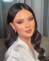 Elena Lemus's Instagram, Twitter & Facebook