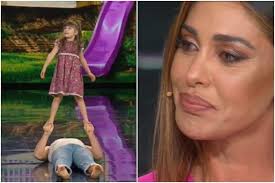 Elisa a 5 anni balla a Tu sì que vales con il padre acrobata, Belén  Rodriguez si commuove