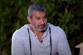 تزوج الفنان ياسر جلال من السيدة هبة عبد المنعم والتي تعمل محامية وهي من خارج الوسط الفني، تم الزواج في عام 2006 ورزق منها بطفلين هما قدرية التي أسماها على اسم والدته وجلال على اسم والده، وكان زواجهما زواج تقليدي لم يسبقه قصة حب ولكنه أعجب. ÙŠØ§Ø³Ø± Ø¬Ù„Ø§Ù„ Ø¶Ù„ Ø±Ø§Ø¬Ù„ Ù…Ø®ØªÙ„Ù Ø¹Ù† Ø§Ù„ÙØªÙˆØ© Ùˆ Ø±Ø­ÙŠÙ… ÙÙ† ÙˆØ«Ù‚Ø§ÙØ© Ø§Ù„ÙˆØ·Ù†