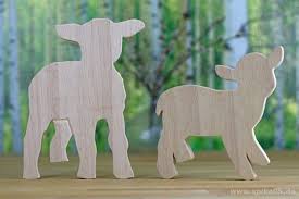 Osterdeko Mit Der Dekupiersage In 2020 Osterdeko Basteln Holz Ostern Basteln Holz Osterdeko