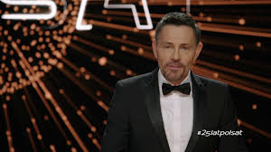 Ukończył studia na wydziale aktorskim łódzkiej filmówki. 25latpolsat Krzysztof Ibisz Youtube