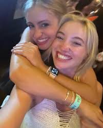 So I heard it was an extra special girls 21st birthday today… Carly, I love  you so so much words can't even begin to describe how much so I won't  attempt it