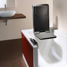 Wenn man ein bad mit einer kaldewei duschwanne und/oder kaldewei badewanne plant oder einrichtet, gilt es auf viele dinge zu achten. Badewanne Hebesitz Artlift Schimmel Hof