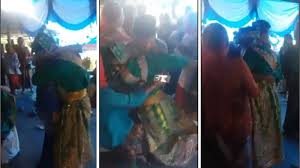 C* c lemmusan nyawamu anri em musolangi atikku. Dalem Ini Lirik Dan Arti Lagu Balo Lipa Yang Bikin Mempelai Pria Pingsan Di Pelukan Mantan Tribun Jogja