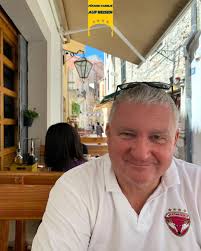 Die ersten Logos sind auf der Karte verteilt. Vielen Dank für die  Zusendungen! 🎉 Aber das ist erst der Anfang! Schickt weiterhin fleißig  Urlaubsfotos an p.reimann@lausitzer-fuechse.de, damit wir die Weltkarte  füllen! Bild