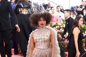 Vivez au rythme des stars avec gala.fr. Gaun Met Gala Priyanka Chopra Dikerjakan Selama 1 500 Jam Republika Online