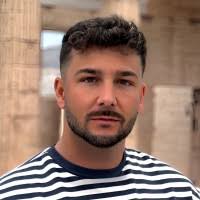 60+ perfiles de «Aaron Navarro»