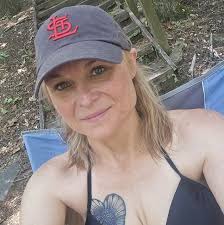 IKEA's response is even funnier 😂😂