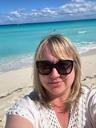 Ariana Posadas's Instagram, Twitter & Facebook