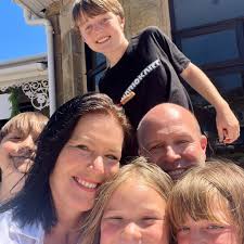 OH HEY Cafe & Bakery updated their profile picture.