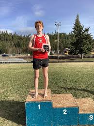 Lee wins 110 hurdles at Strandberg Invite