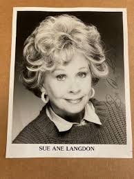 Ann Langdon's Instagram, Twitter & Facebook