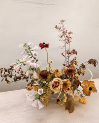 In My Next Online Course I M Diving Deep Into Centerpiece Designs From Complex Garden Arrangements Ikab Floral Centerpieces Flower Arrangements Centerpieces
