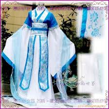 Pakaian ini terdiri daripada baju yang longgar dan terbelah di depan dan. Baju Tradisional Cina Hanfu