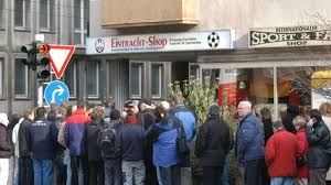 Kostenloser versand ab 50€ bestellwert. Abschied Vom Eintracht Shop Frankfurt