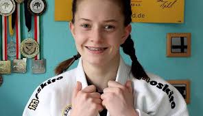 Maja holt Bronze in der neuen Klasse