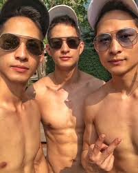 ความแฝด 3 ของพี่น้อง LuuBrothers 🙋🏻‍♂️🙆🏻‍♂️💁🏻‍♂️ ลูว์บราเธอร์  เกิดและโตใน โตรอนโต ประเทศแคนาดา เป็นลูกครึ่งจีน-เวียดนาม เกิดวันที่ 15  กรกฎาคม 1987 สูง 6' 1" (185ซม.) ปัจจุบันอายุ 31 ปี  เริ่มต้นในวงการบันเทิงด้วยการถ่ายงานโฆษณาและเล่น MV เคย ...