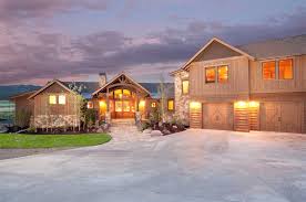 Paired with wood, it makes a nice contrast with the duel tones and it will stay in style. Bringing Luxury Into A Ranch Style Home My Decorative