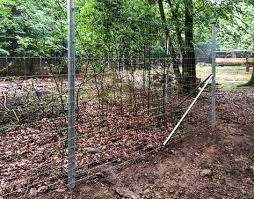 Pfosten Fur Den Geflechtbau Bei Unseren Kunden Besteht Aus Sorge Vor Dem Abrotten Der Holzpfosten Oft Der Wunsch Verzink Outdoor Structures Outdoor Structures