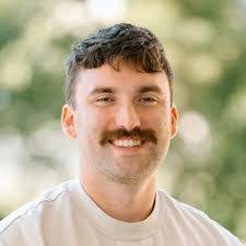 Deron Freeman's Instagram, Twitter & Facebook